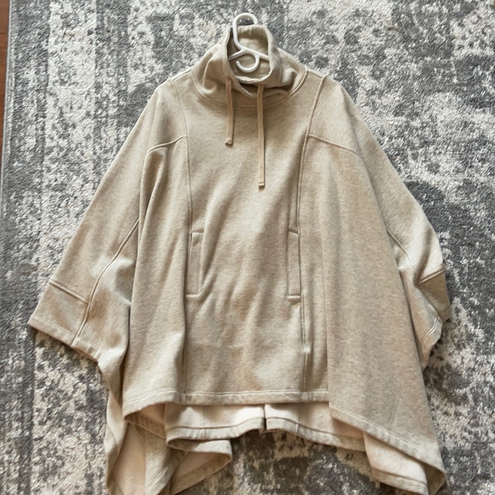 NWOT UGG Fleece Poncho